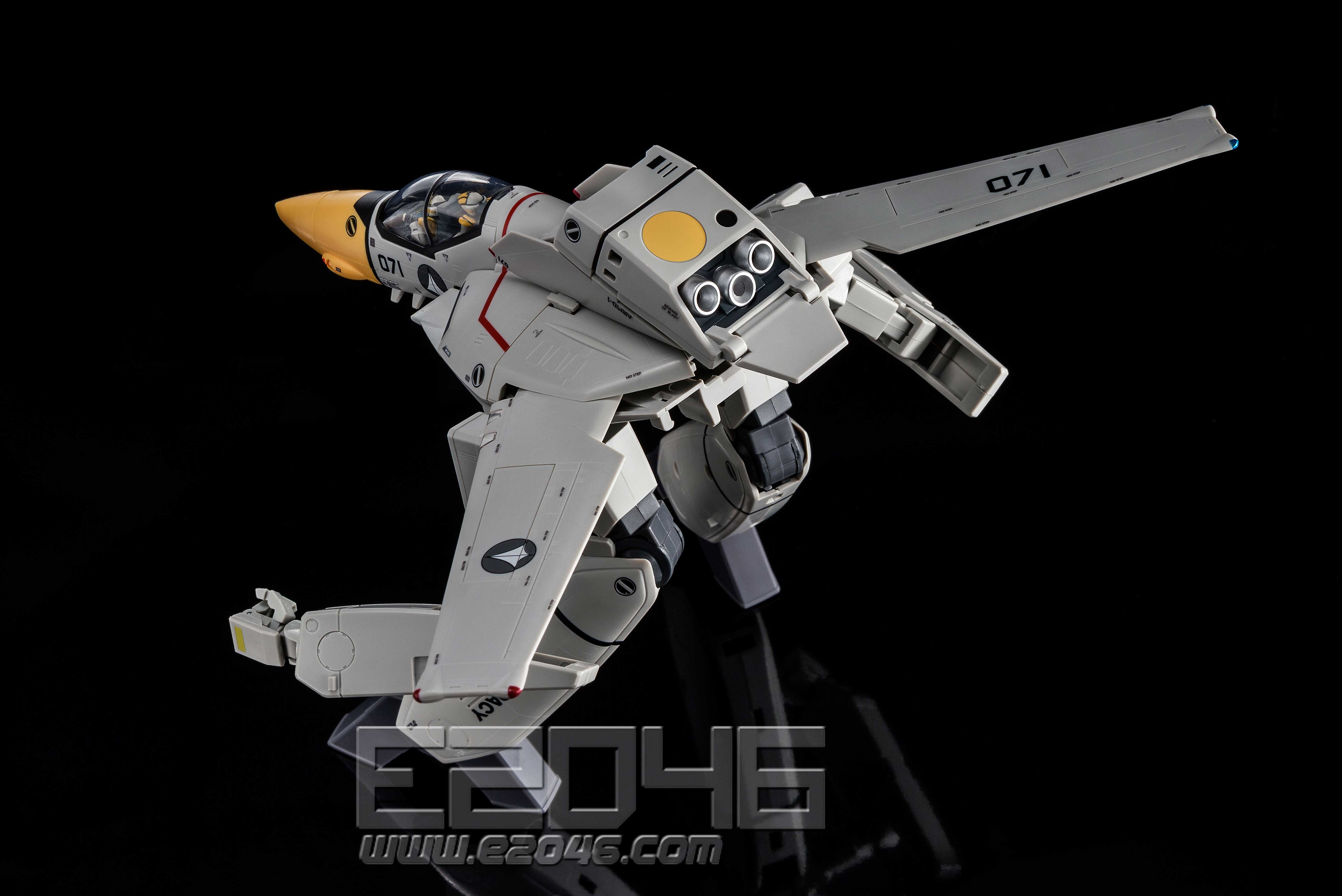 E46 Com Ve 1 Elintseeker Pvc Macross Pv8608