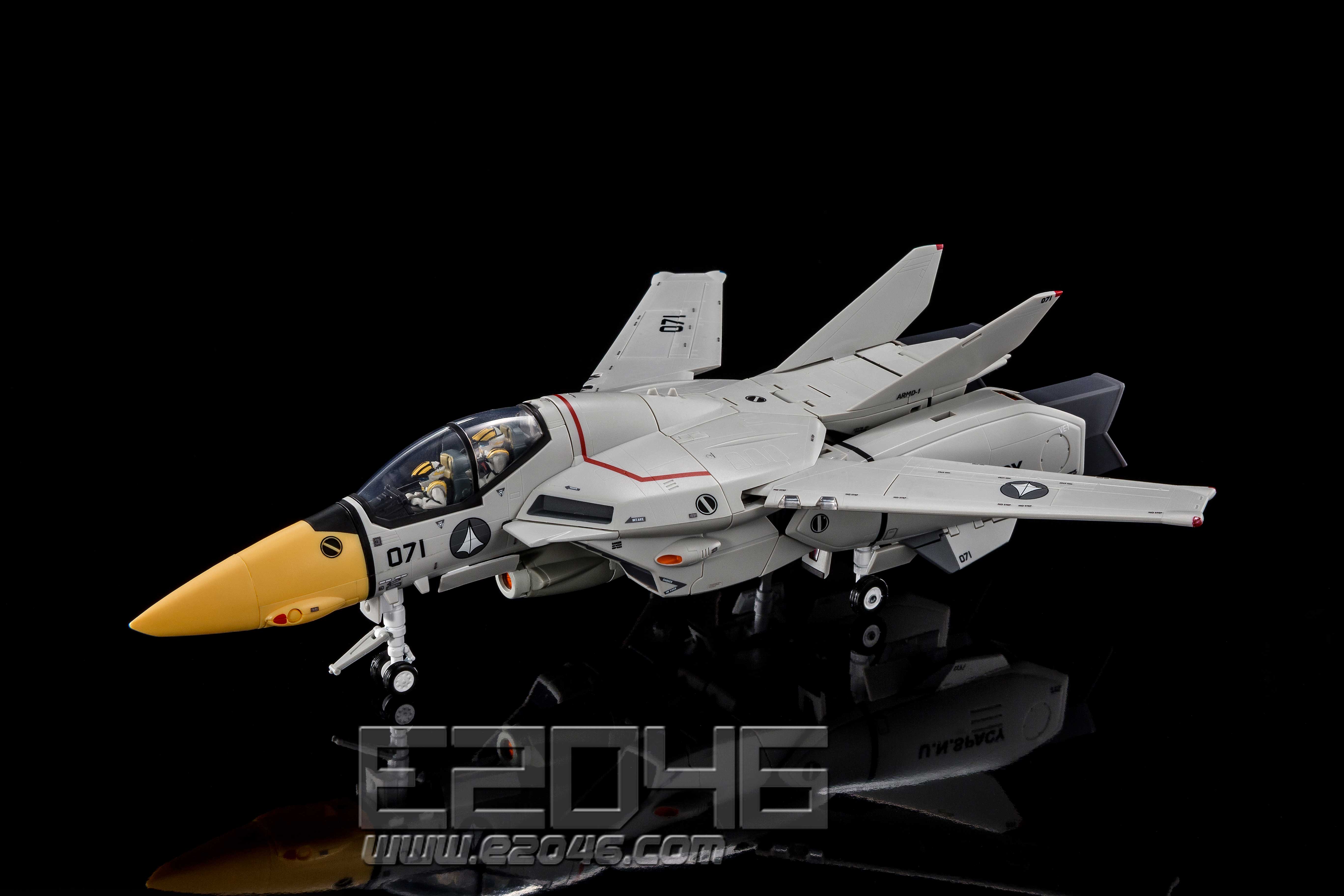 E46 Com Ve 1 Elintseeker Pvc Macross Pv8608