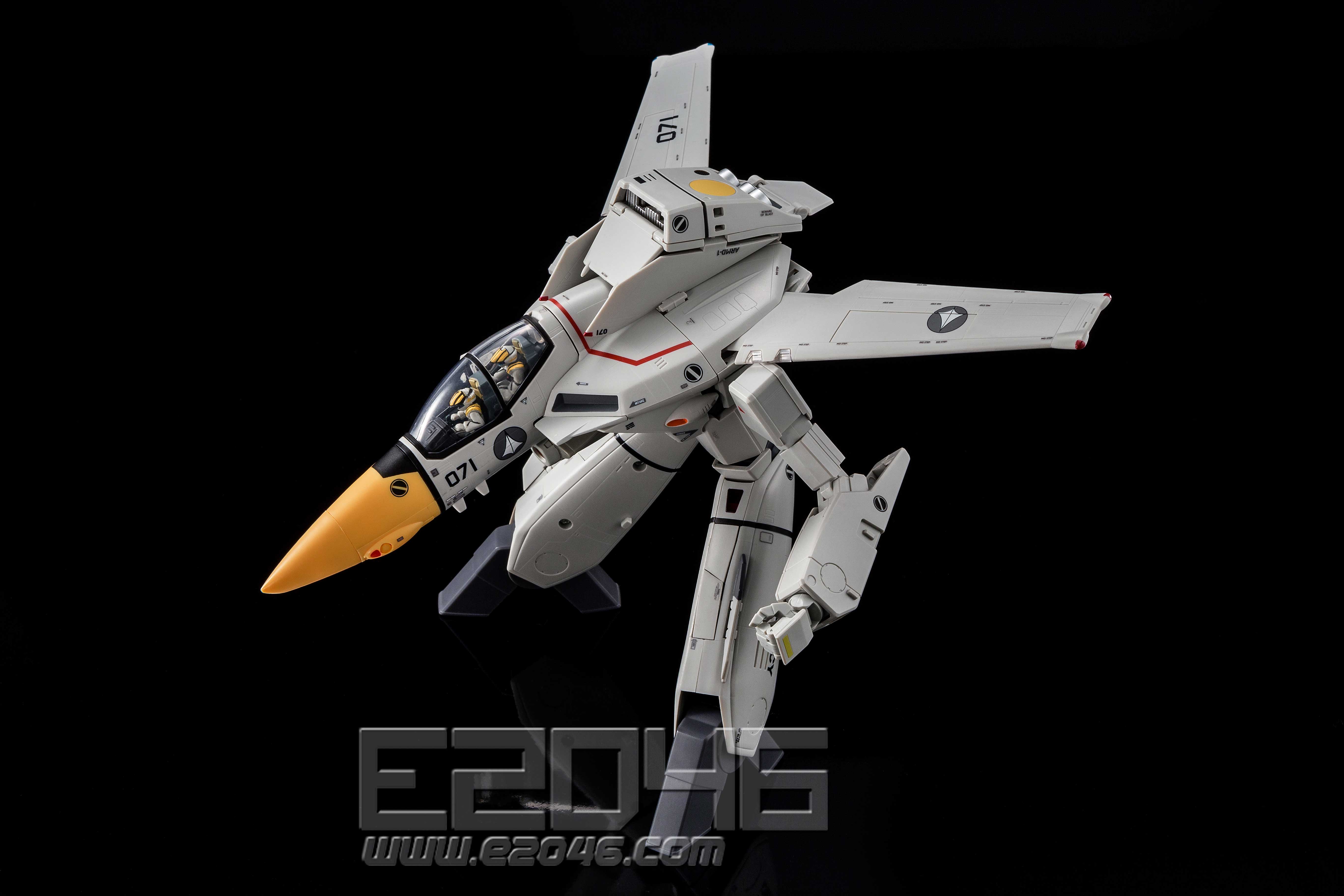 E46 Com Ve 1 Elintseeker Pvc Macross Pv8608