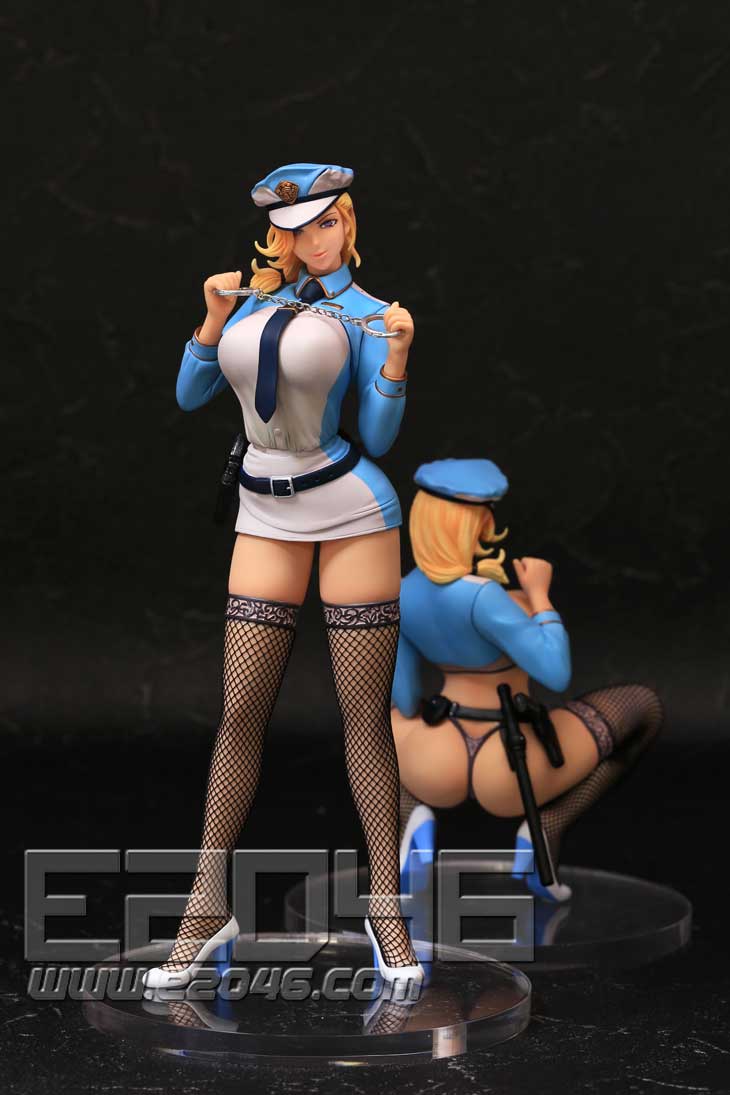 Policewoman Akiko Version II (PVC)