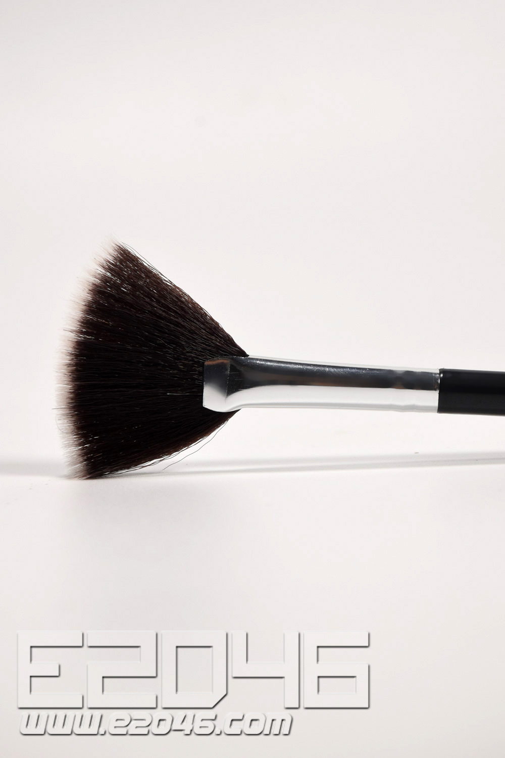 Scalloped Dry Sweep Brush