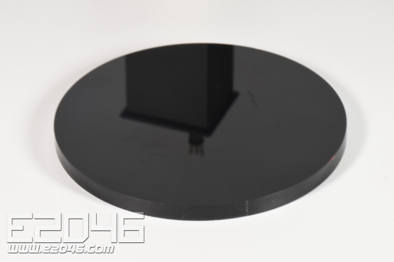 D15 Rotundity Glossy Black Acrylic Display Base