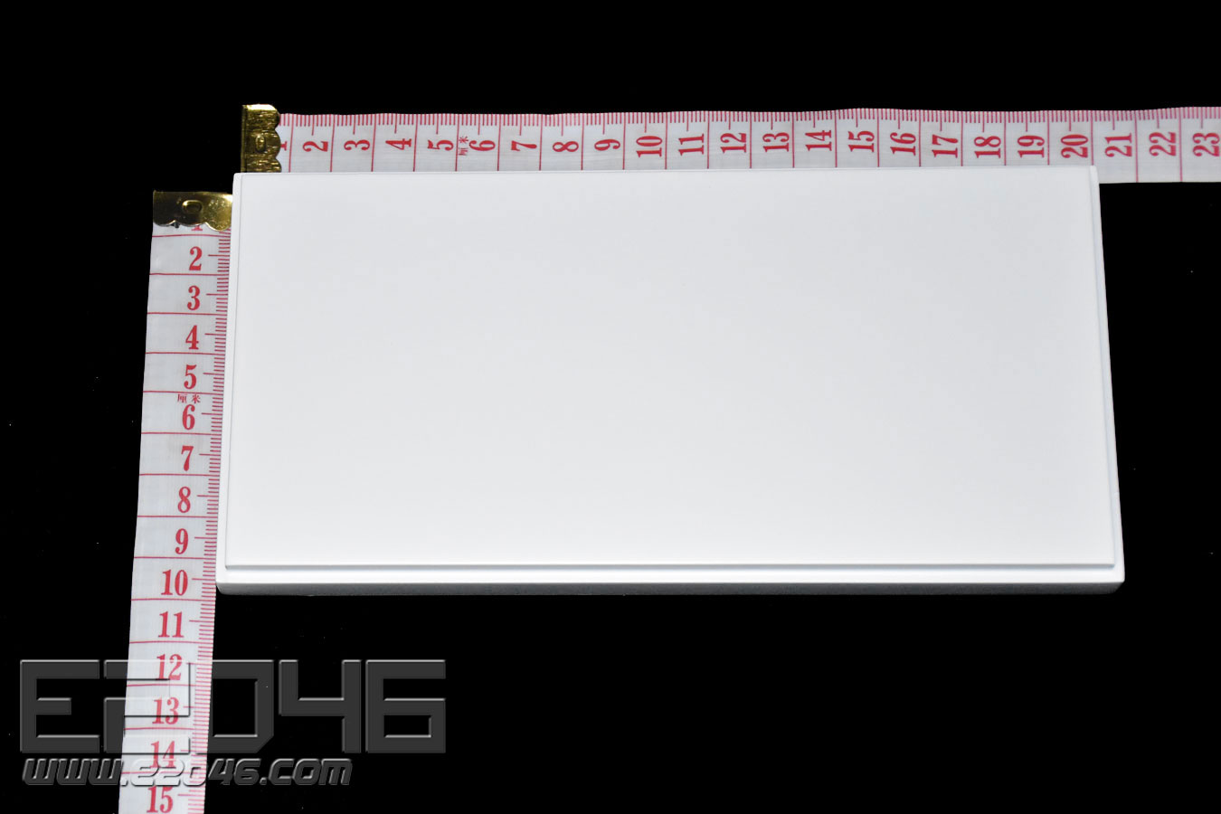 L20 White Ogee Edge Rectangular Wooden Display Base
