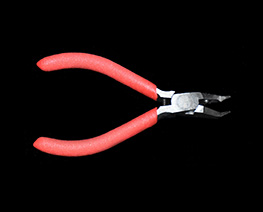 AC2894  Single Edge Curved Nose Pliers