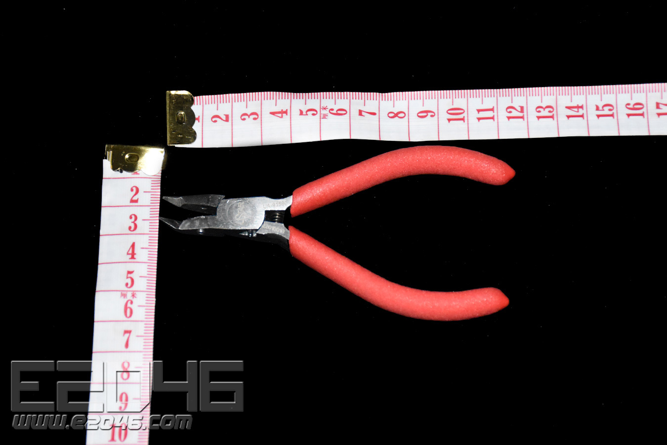 Single Edge Curved Nose Pliers