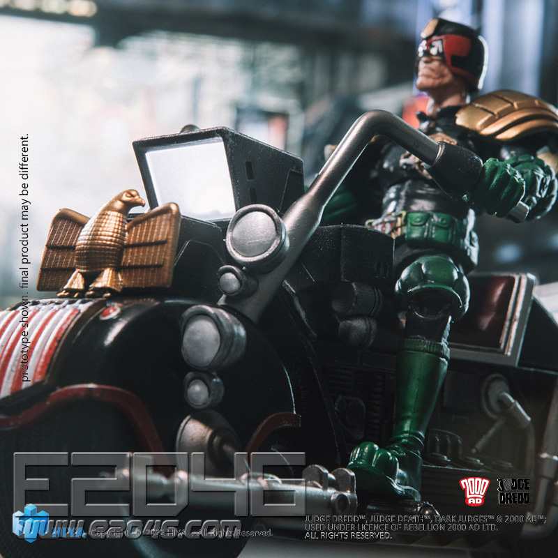 Judge Dredd And Motorcycle (DOLL)