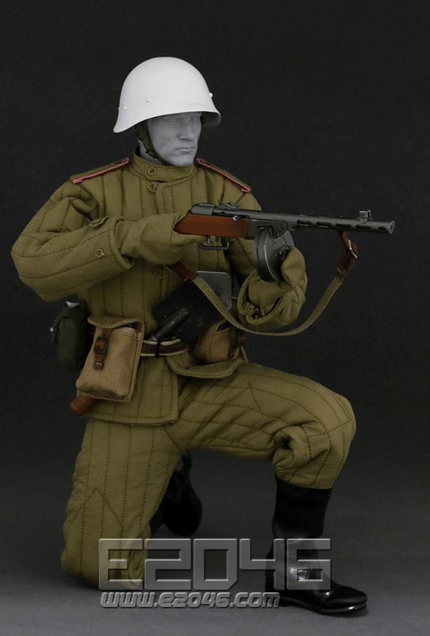 The Soviet soldiers set in winter (Doll)