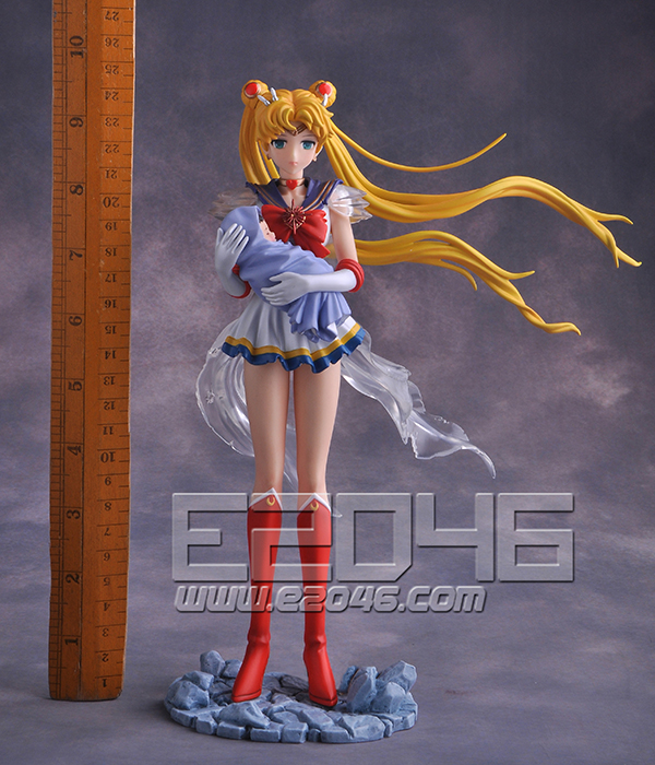 Super Sailor Moon with Baby Hotaru (Pre-painted)